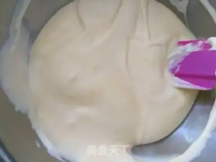 Make Strawberry cream cake step 4