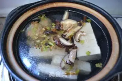 Make Seaweed tofu soup step 4