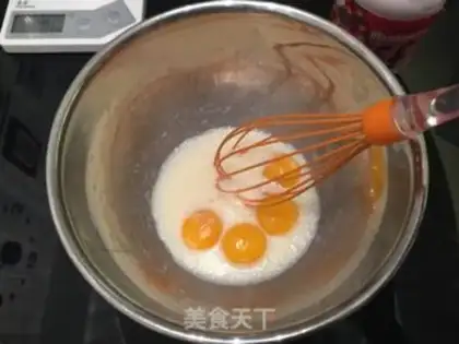 Make Strawberry marshmallow rolls step 0