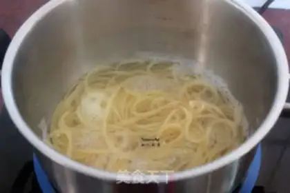 Make The broccoli with pasta step 3