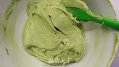Make Tea-coloured cake step 5