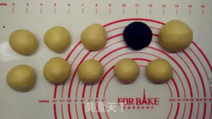 Make The Panda is squeezing step 4