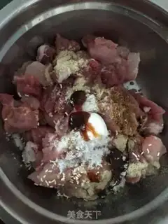 Make Old pineapple meat step 0