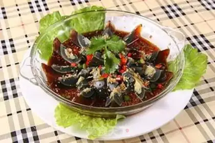 Make Spicy sauce, cold eggs step 2