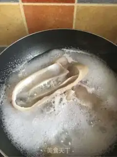 Make The belt of meat is like a roll step 1