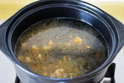 Make Seafood noodles step 2