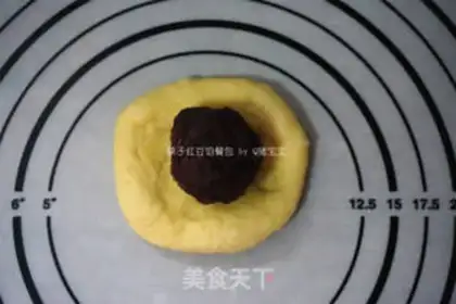 Make Chestnut red bean soft bun step 7