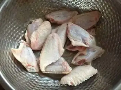 Make Fresh vegetables, broken wings step 0