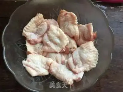 Make Fresh vegetables, broken wings step 2