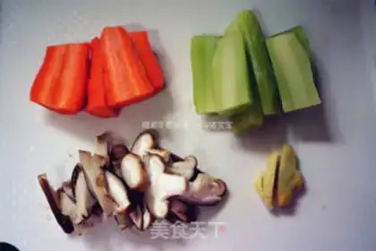 Make Microwave mushroom chicken soup step 3