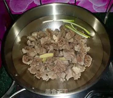 Make Beef carrot fan soup step 3