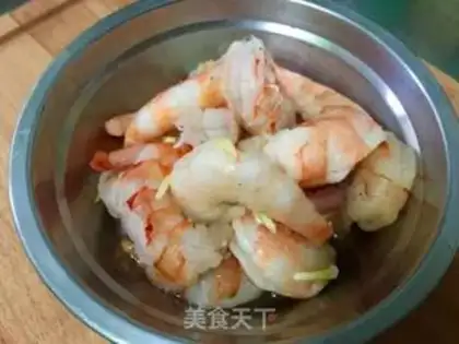 Make Shrimp pineapple step 1