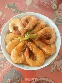 Make Tomato sauce and shrimp step 0