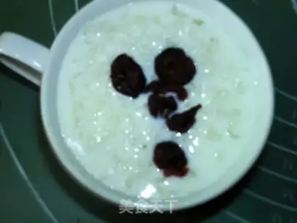 Make Cranberry snow milk step 3