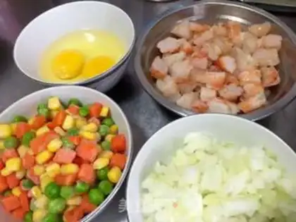 Make Shrimp pineapple step 2