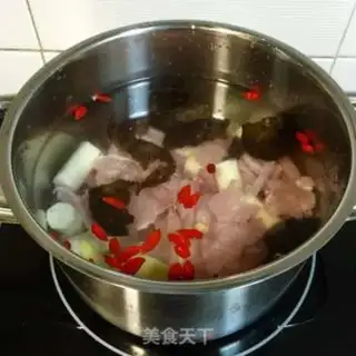 Make Whispered meat soup step 3