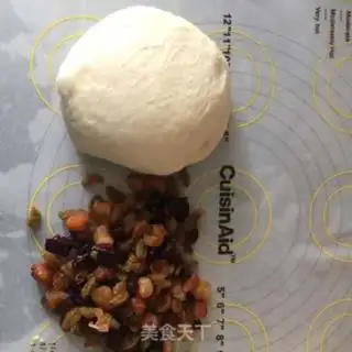 Make Fruit and vine basket bread step 5