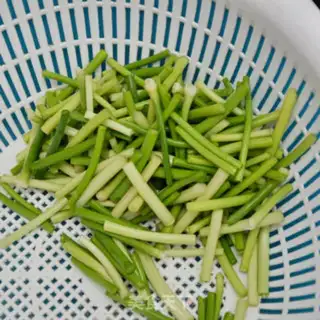 Make Garlic fried meat step 1