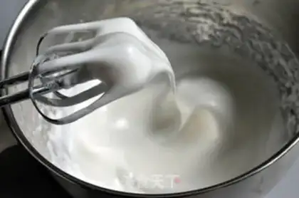 Make Strawberry cream cake box step 7