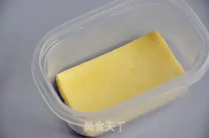 Make Strawberry cream cake box step 13