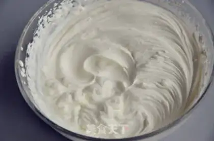 Make Strawberry cream cake box step 16