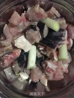 Make Tomato mackerel step 1