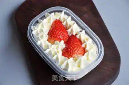 Make Strawberry cream cake box step 18