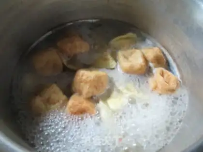 Make Tofu-curd pig hoof soup step 5