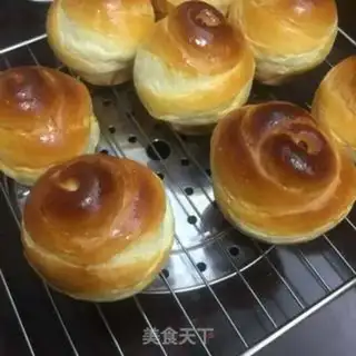 Make Rose bread step 16