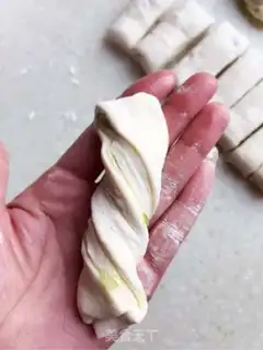 Make Fried onion rolls step 5