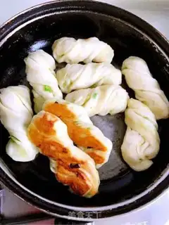 Make Fried onion rolls step 8