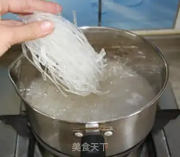 Make Beefball oil tofu soup step 3
