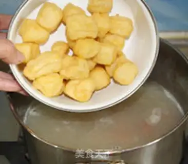 Make Beefball oil tofu soup step 5