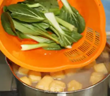 Make Beefball oil tofu soup step 6