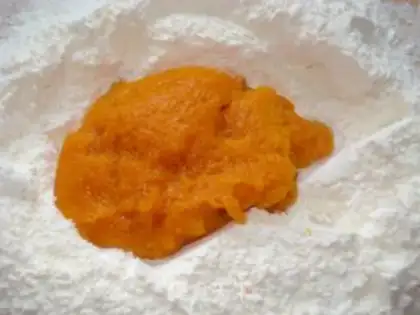 Make Pumpkin rose buns step 1