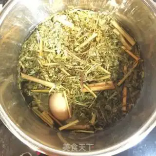 Make Eggs boiled with weeds step 2