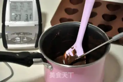 Make Handmade chocolate step 4