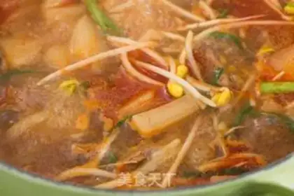 Make Korean chili radish soup step 4