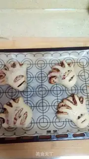 Make Tiger Claw Bread step 17