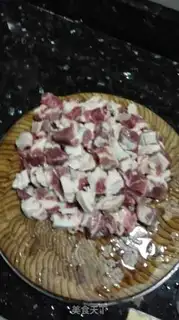 Make A wide-range cow stew step 0