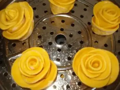 Make Pumpkin rose buns step 9