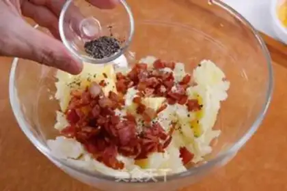 Make Egg bacon roasted potatoes step 3