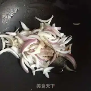 Make Onion fried eggs step 4