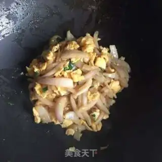 Make Onion fried eggs step 5