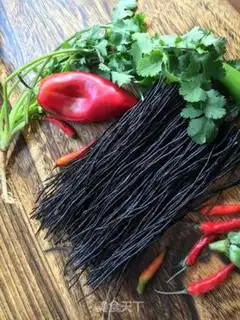 Make Spicy root powder step 0