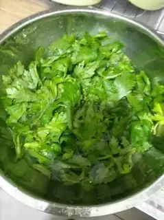 Make Celery leaves step 0