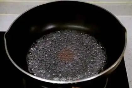 Make Fried eggs step 3