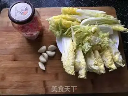 Make Garlic doll food step 0