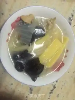Make Chicken fragrance, double fruit soup step 0