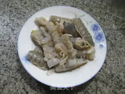 Make Eggs and shrimp step 1